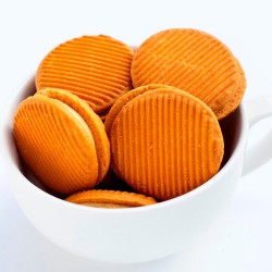 Biscuit and cream cookie flavor